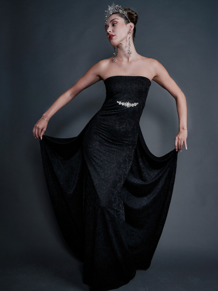 Handgjord och skräddarsydd bröllopsklänning från UHT Fashion House i Göteborg.