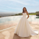 GHADA - bröllopsklänning från Modeca - kollektion Grazia
